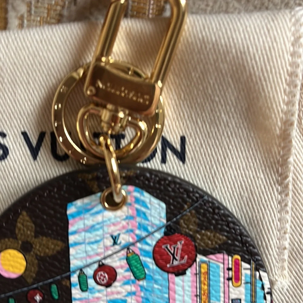 Louis Vuitton new with tag bag charm /key chain limited addition - Picture 8 of 10